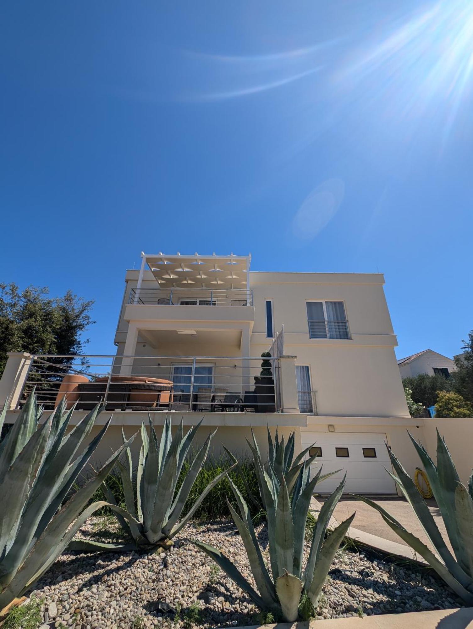 Villa Kora - Luxury Holiday Apartments 鲁巴达 外观 照片